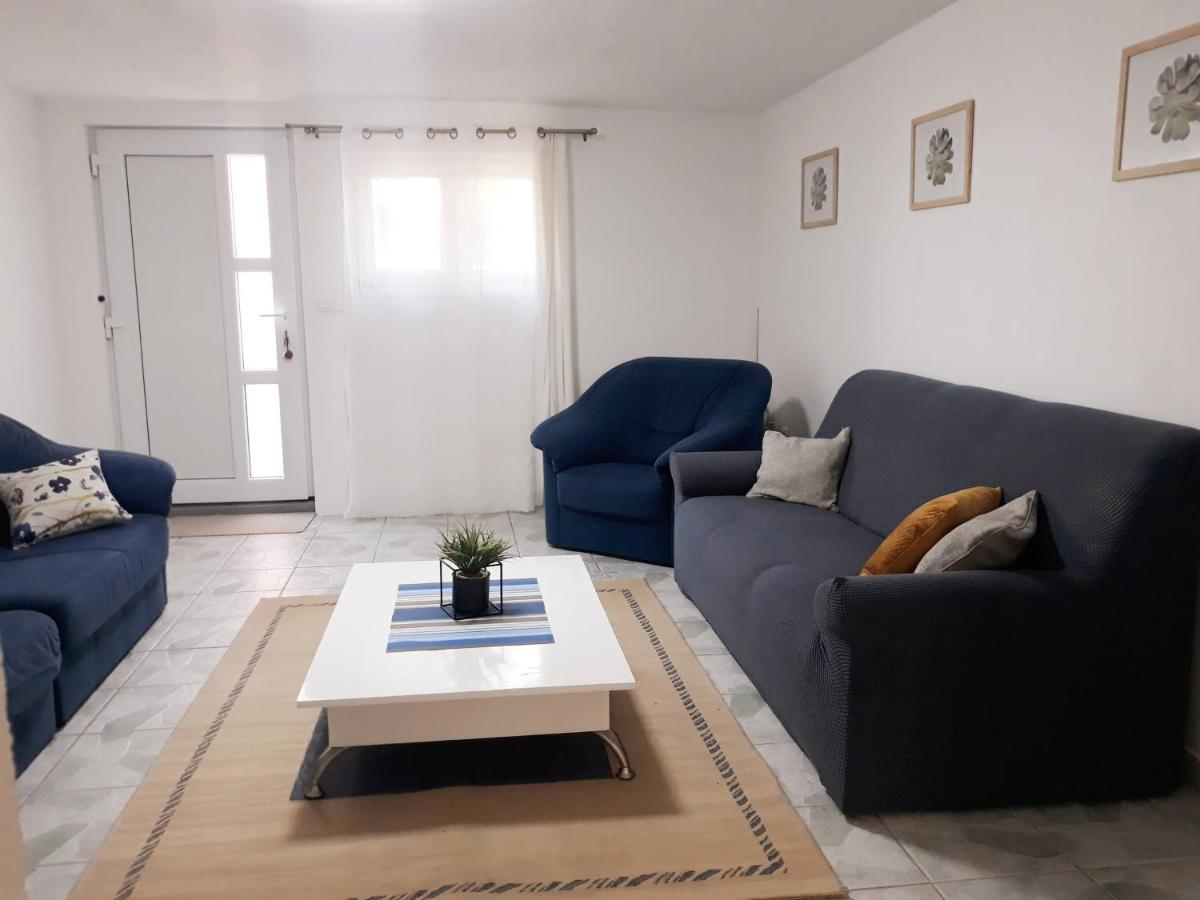 Villa Mihaela - Apartment Ana Cesarica Ngoại thất bức ảnh