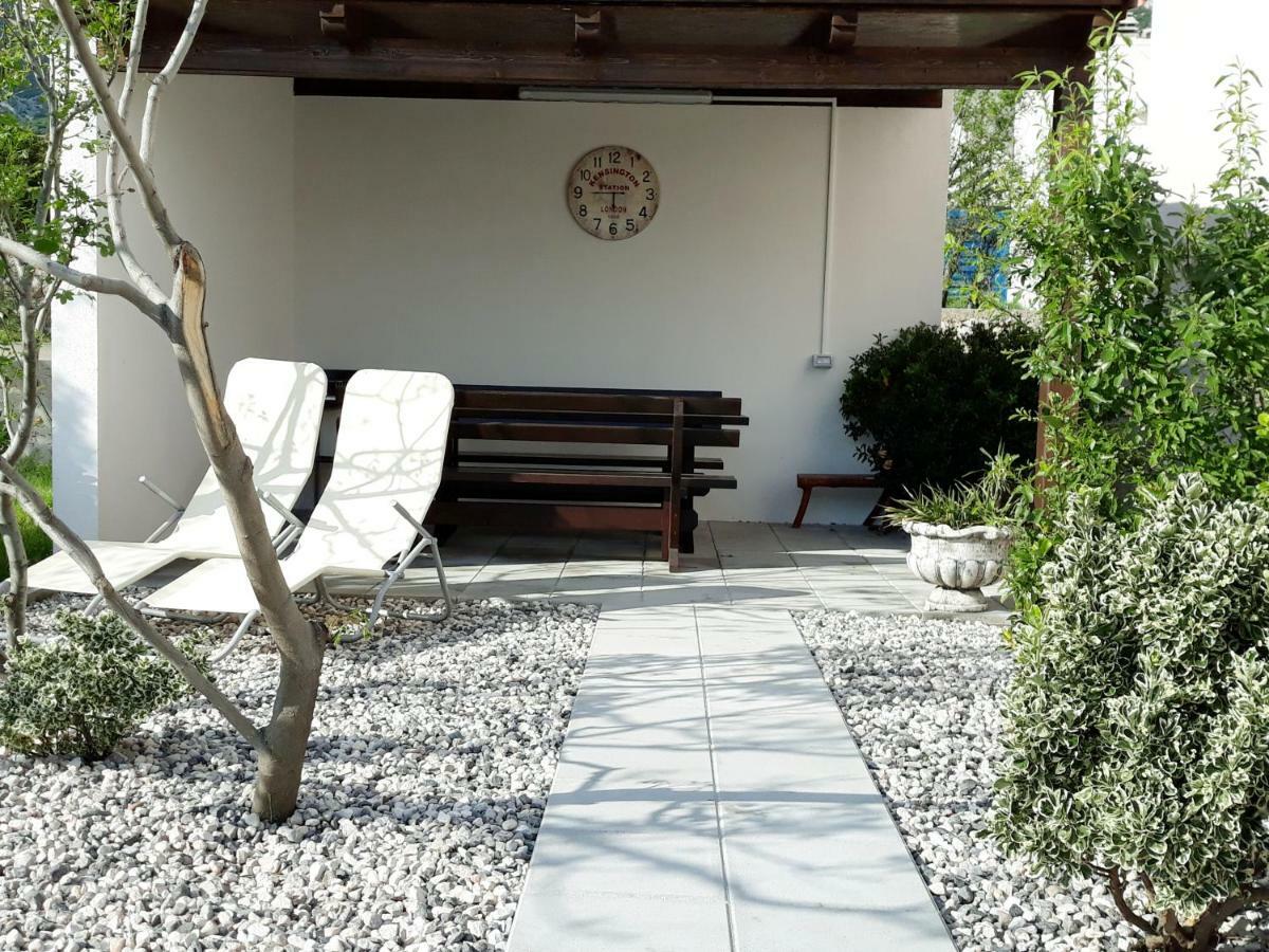 Villa Mihaela - Apartment Ana Cesarica Ngoại thất bức ảnh